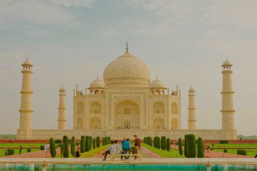 Taj-mahal-day-tour-by-car-from-delhi
